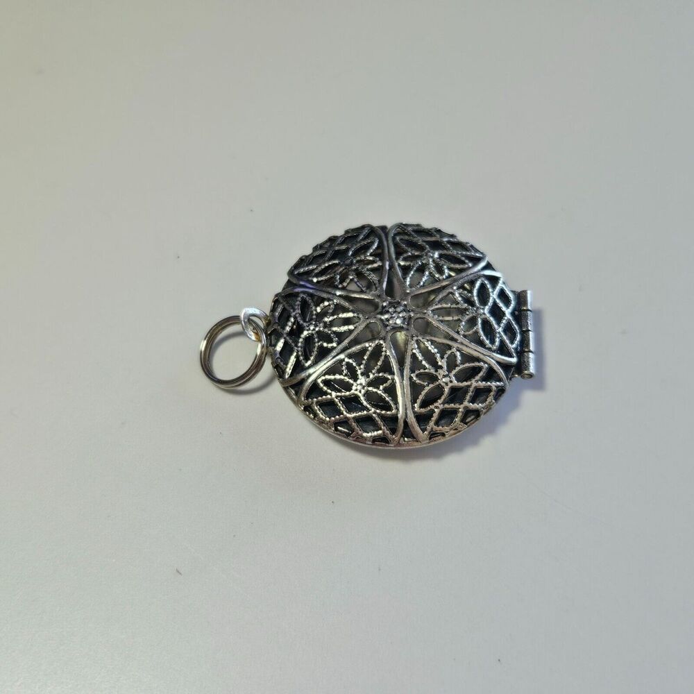**Last Chance!! Final Sale** Silver tone round filigree locket - Picture 7 of 9